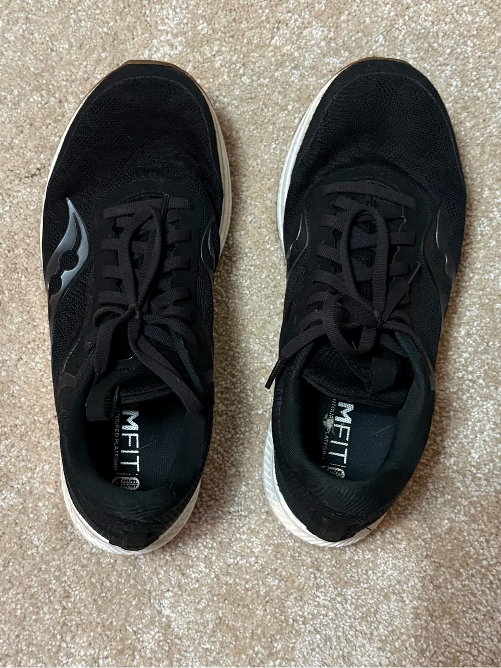 129) Saucony Freedom 5 Women’s Running Shoes Black FORMFIT PWRRUN PB Size 9